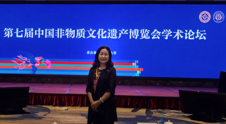 金洪霞1.jpg